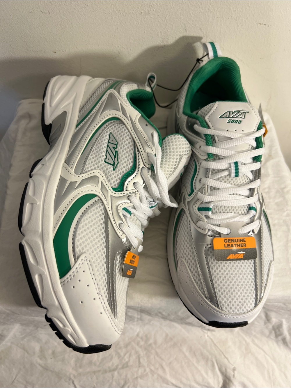 NEW WITH TAG Avia Women's 5000 Performance Sneakers Green/White 10W - Picture 6 of 10